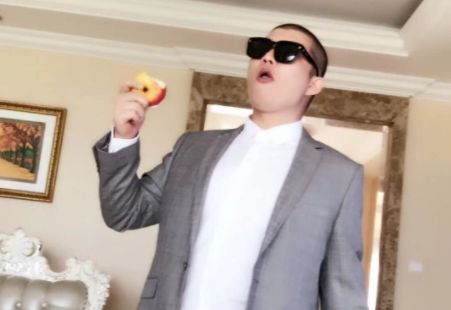 二驴的网红八卦是谁-_辛巴二驴抛妻弃子事件_辛巴二驴直播互怼真相